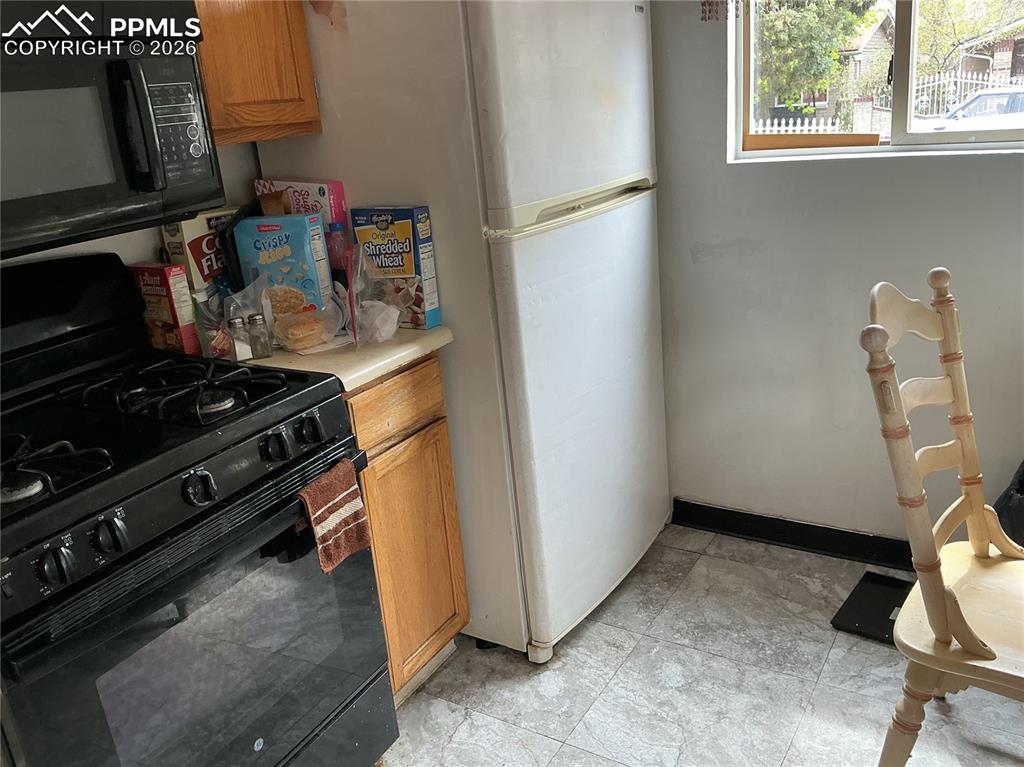 4433 W DAKOTA Avenue 4433 & 4435