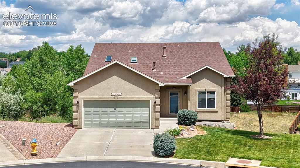 6240 Viewfield Heights