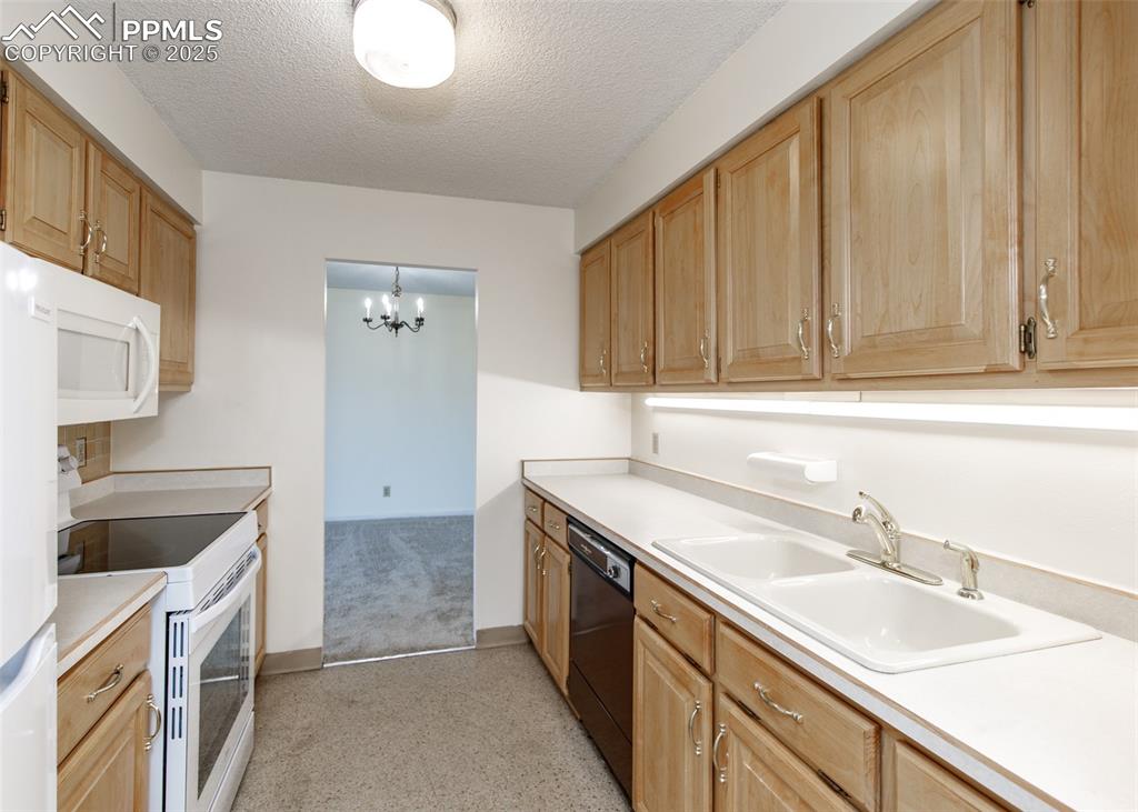 411 Lakewood Circle A706