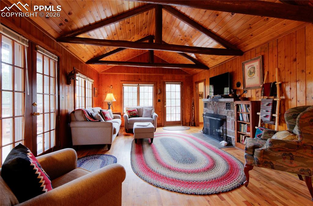 9455 Mohawk Trail