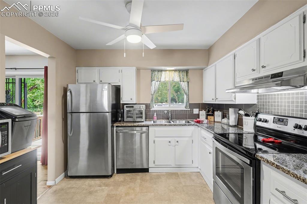 2927 Cabrillo Circle