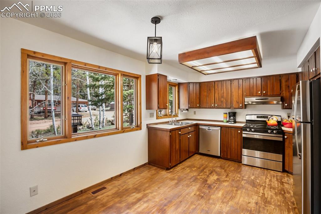725 Sunnywood Loop