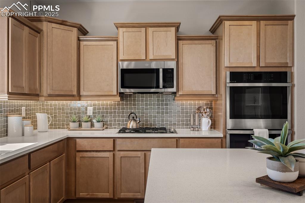 9389 Mayflower Gulch Way