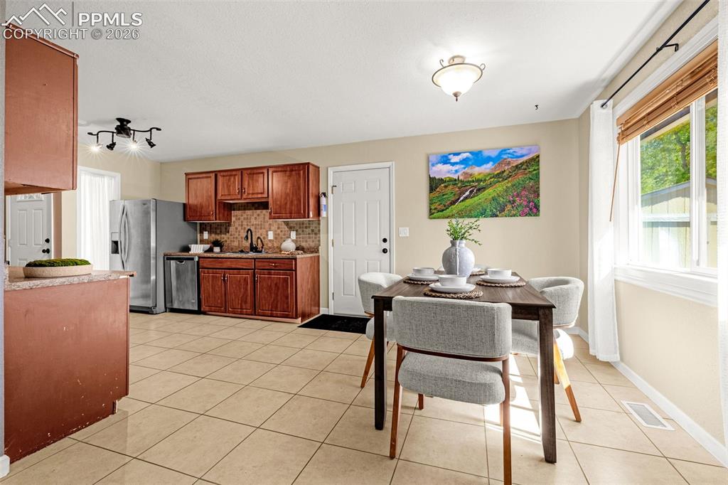 1422 Rushmore Drive