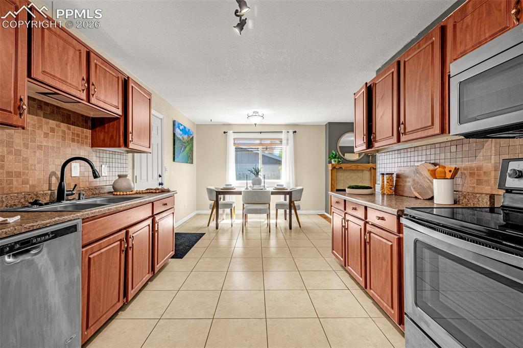 1422 Rushmore Drive