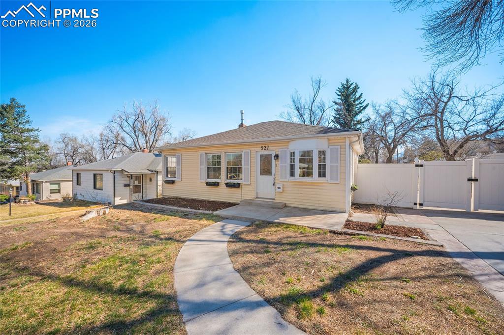 527 W San Miguel Street