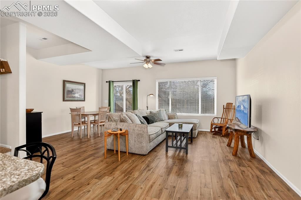806 Red Thistle View