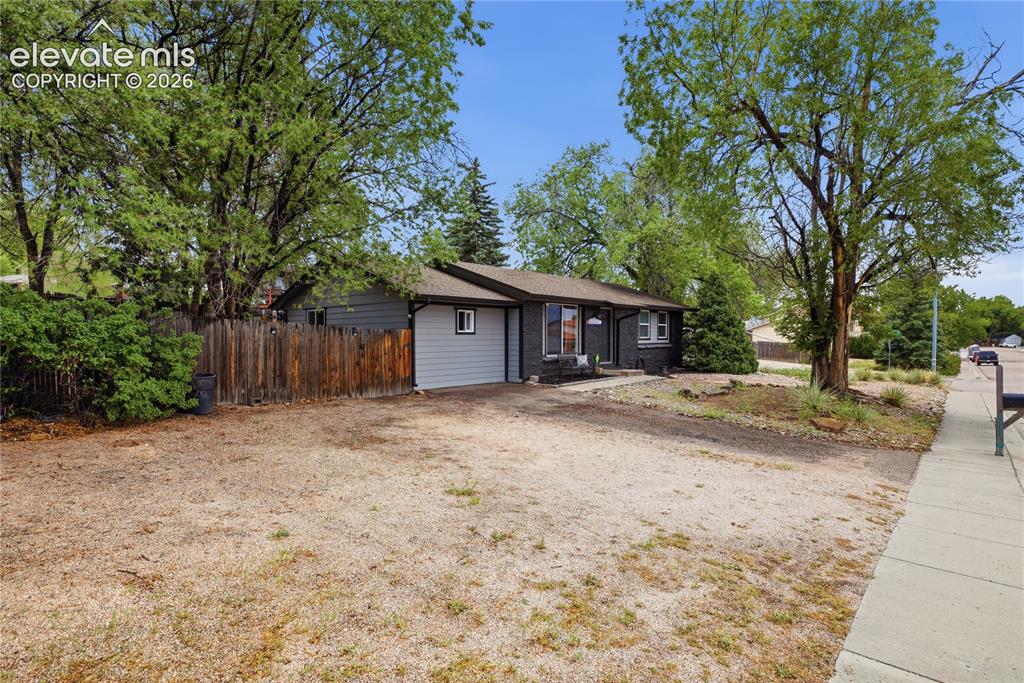 1249 Atoka Drive