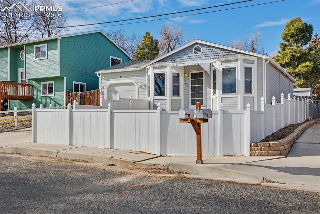 1308 Race Street