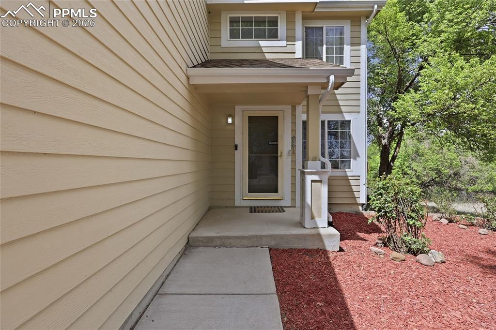 990 Ridgebury Place