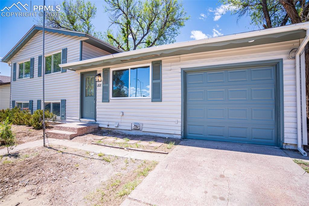 818 S Circle Drive