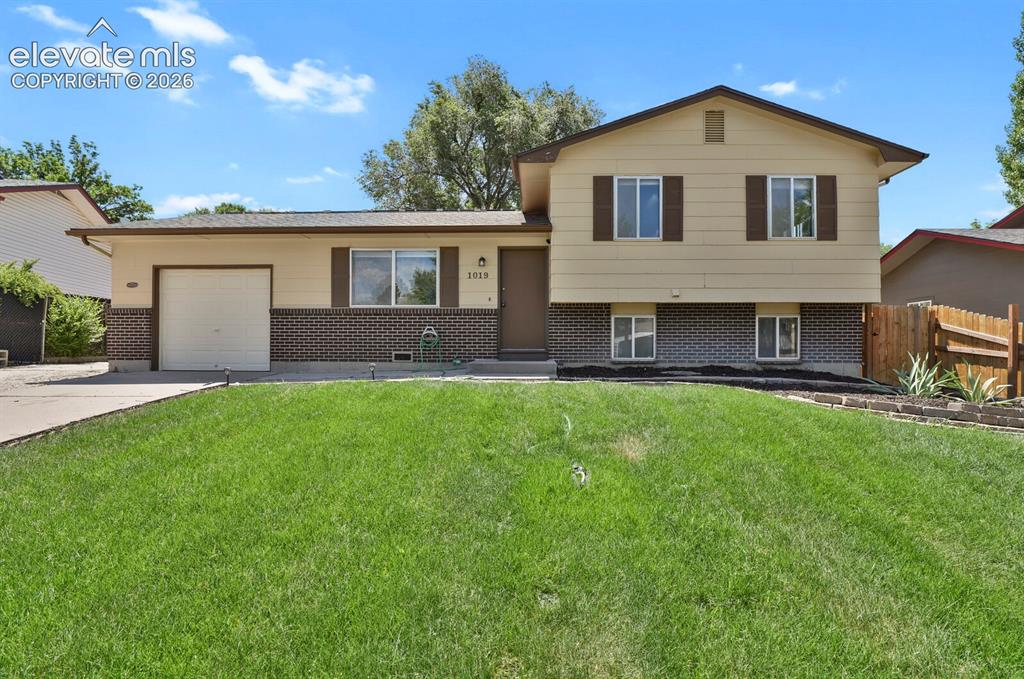 1019 De La Vista Lane
