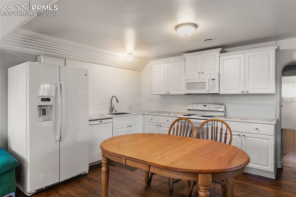 3414 W Pikes Peak Avenue