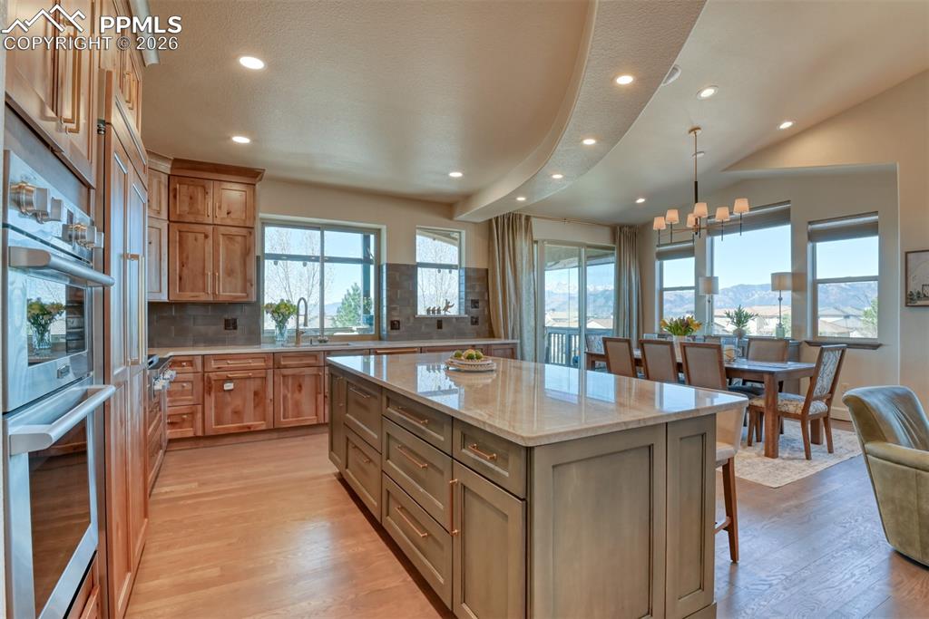 2313 Rainbows End Point