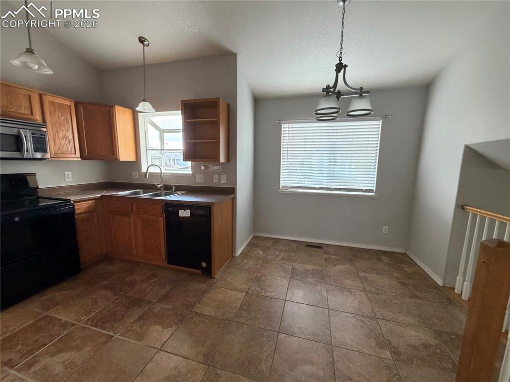 7692 Middle Bay Way