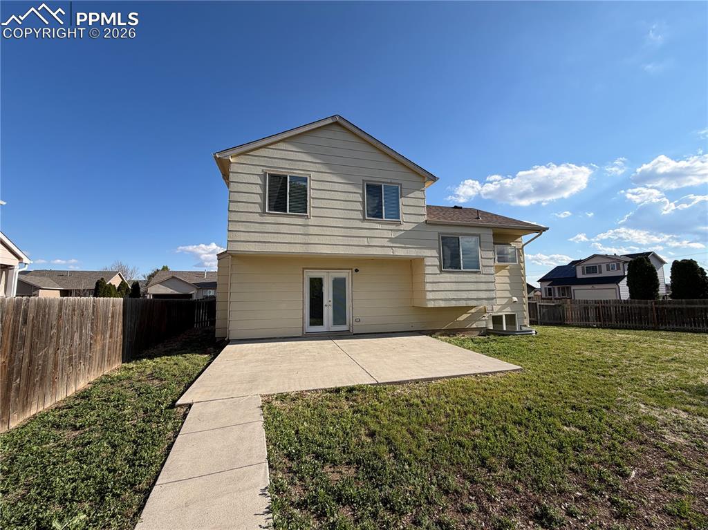 7692 Middle Bay Way