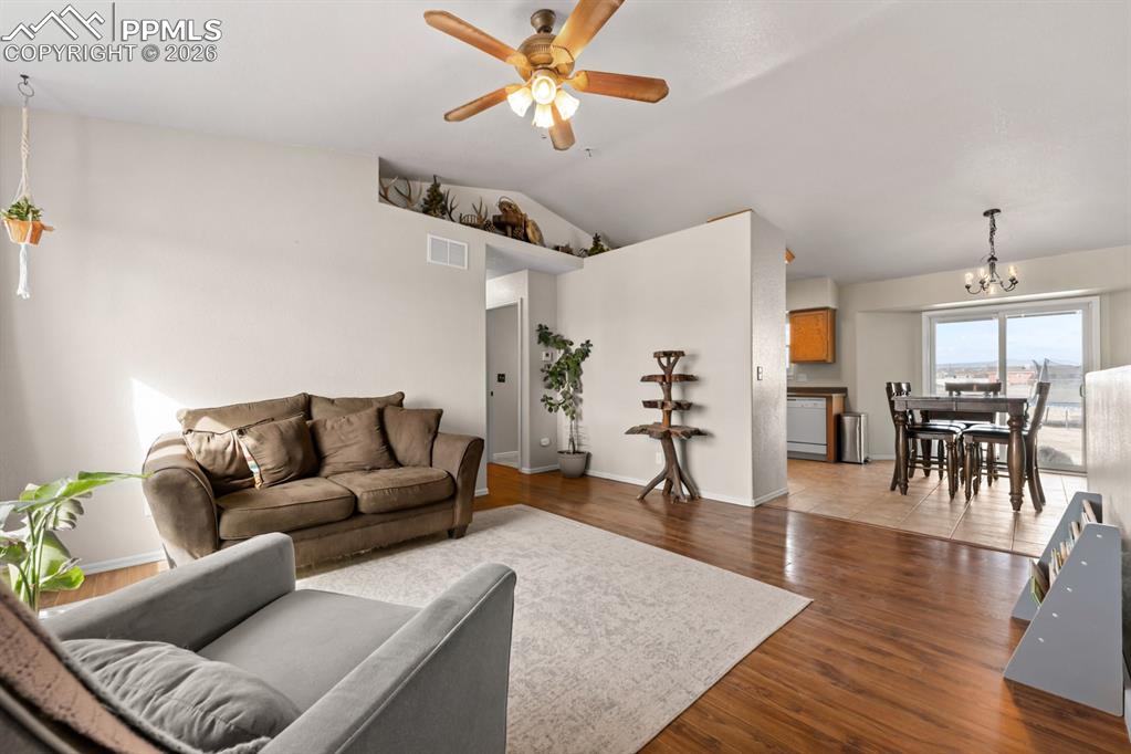 965 N Cimarron Drive