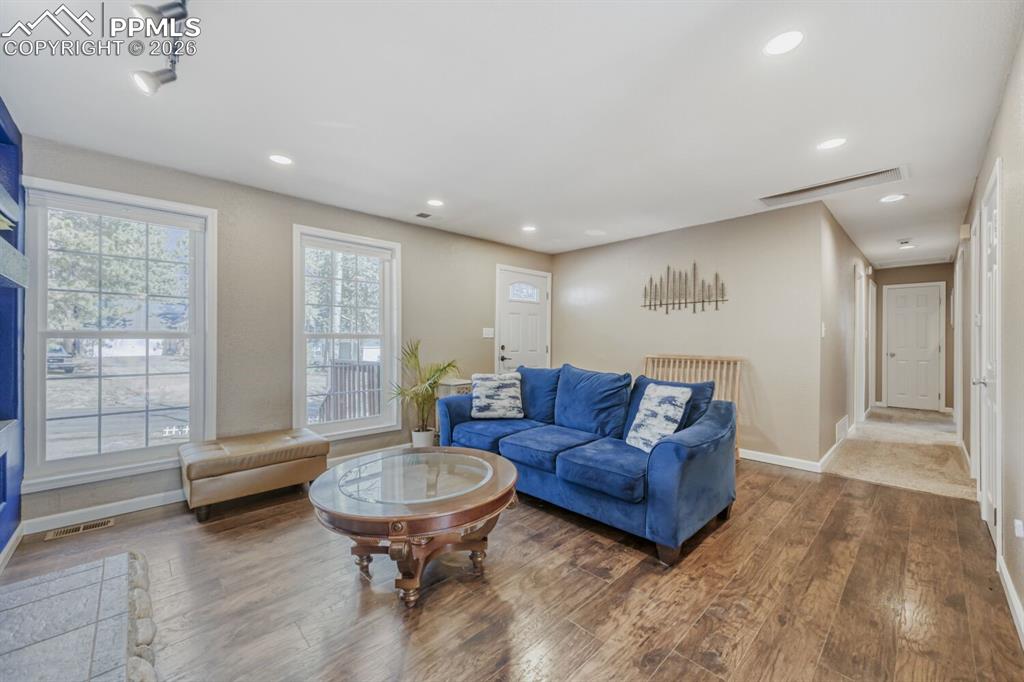 1005 W Browning Avenue