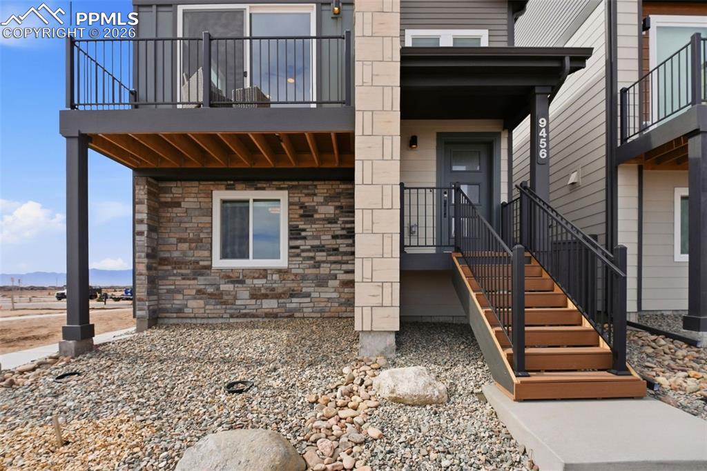 9456 Traveler Terrace