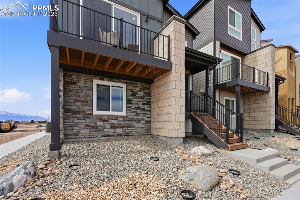 9456 Traveler Terrace