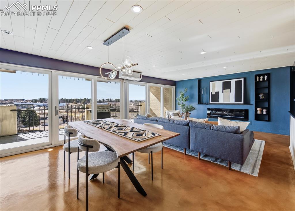 411 Lakewood Circle C706