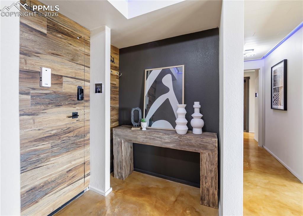 411 Lakewood Circle C706