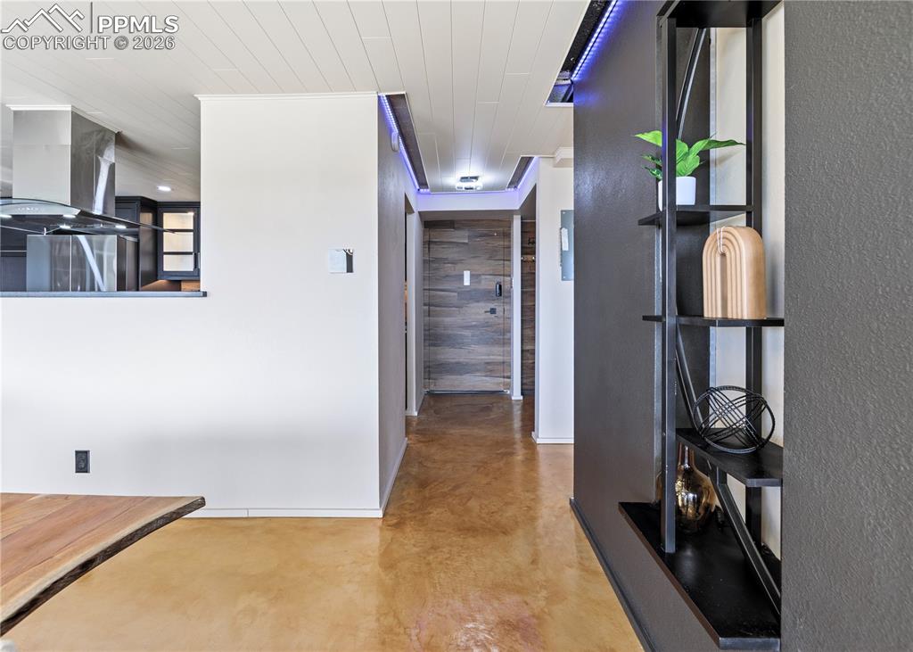 411 Lakewood Circle C706
