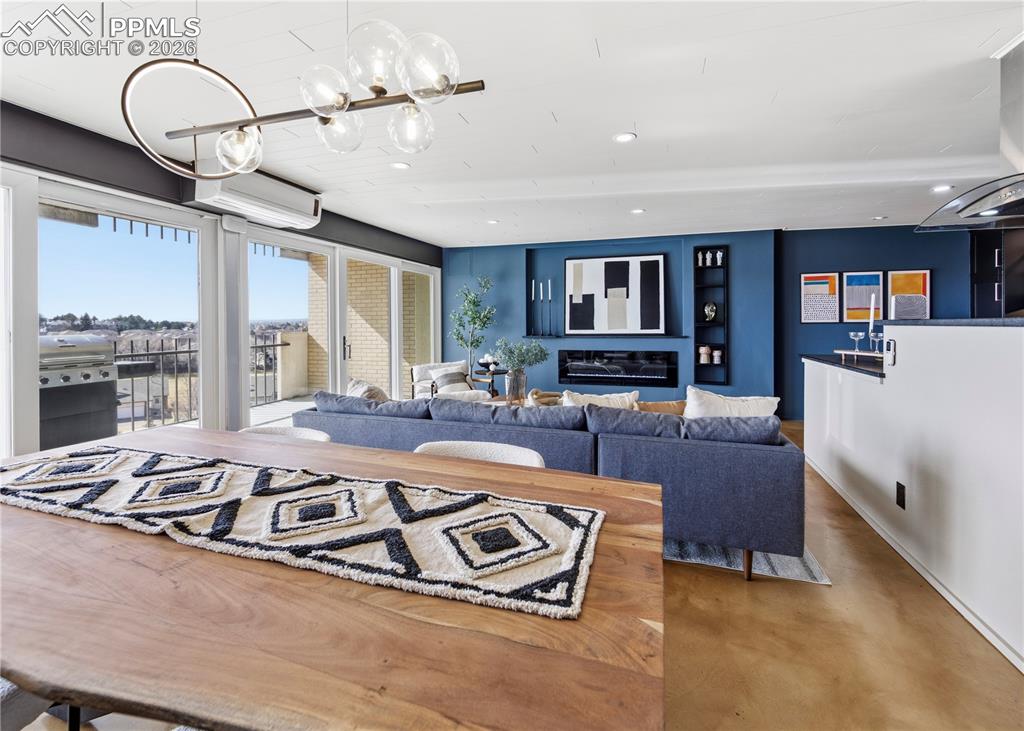 411 Lakewood Circle C706