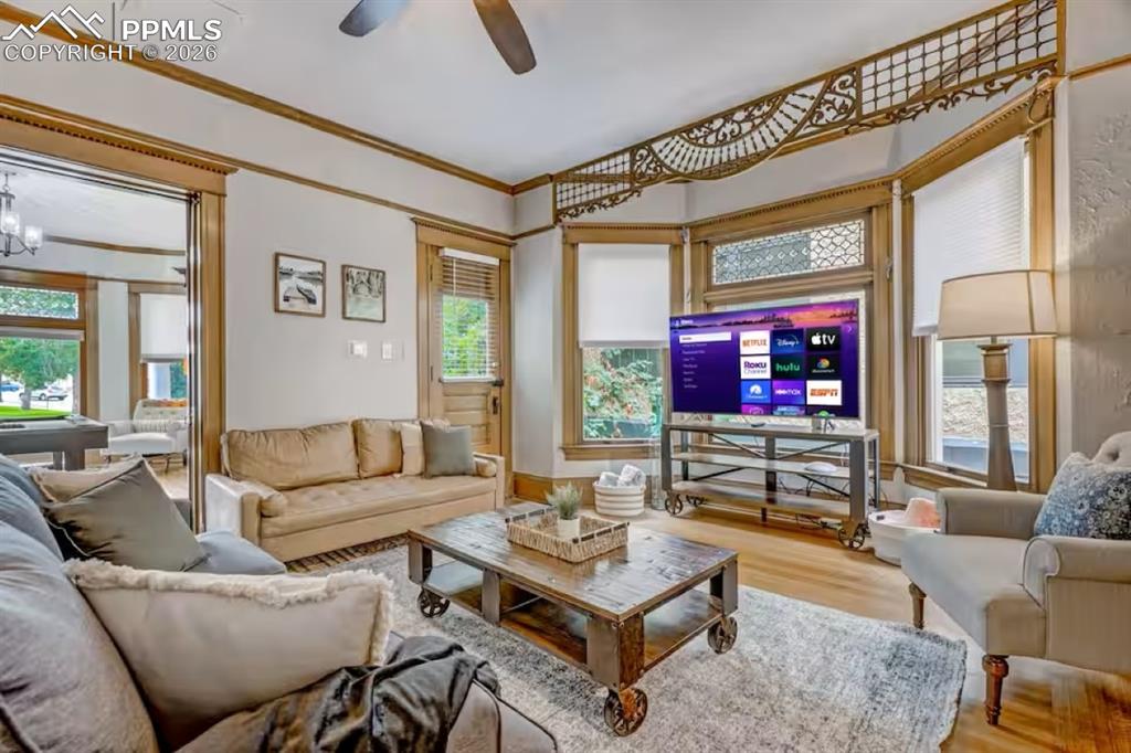 6 Boulder Crescent Street