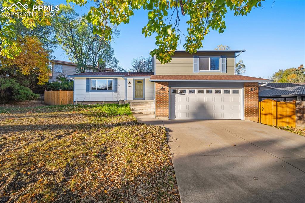 2925 Westcliff Circle