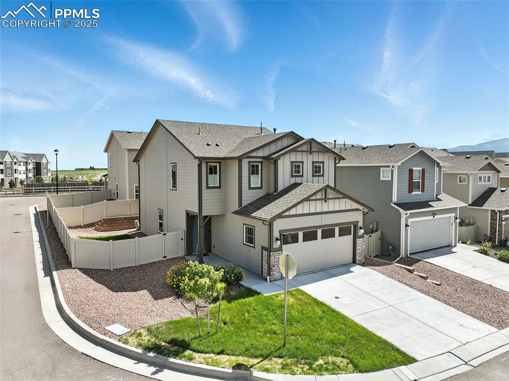6222 Barr Point