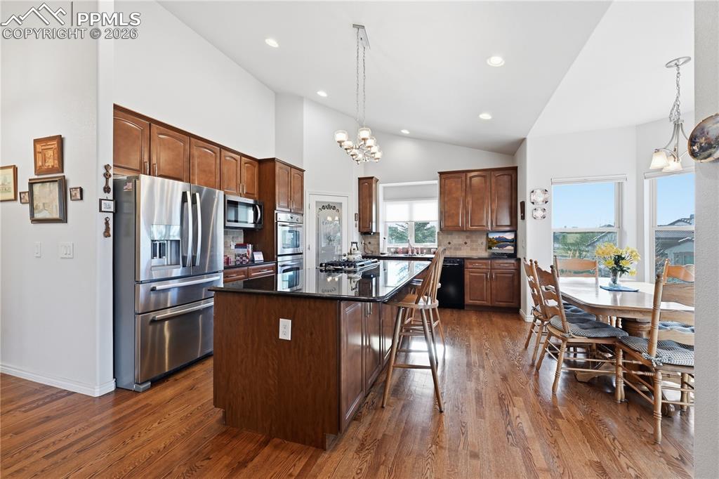 2265 Rainbows End Point