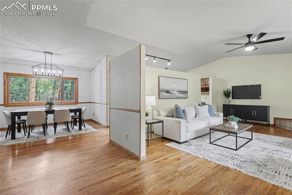 1060 Pleasant View Lane