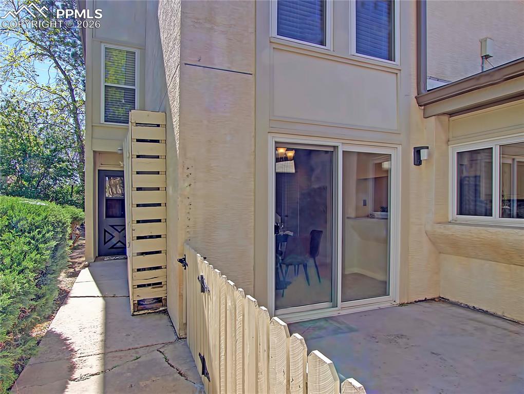 3330 Templeton Gap Road 8