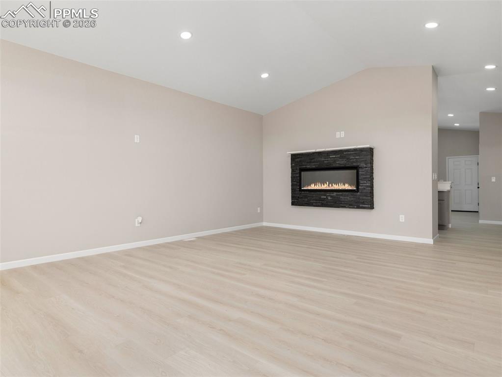 981 E Waverly Drive