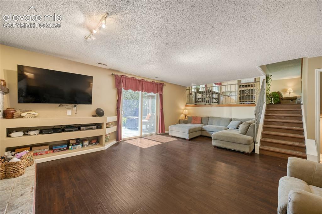 3225 Oak Creek Drive