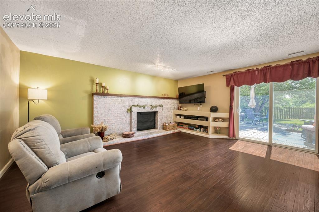 3225 Oak Creek Drive