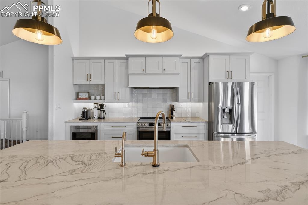 9455 Doe Creek Court