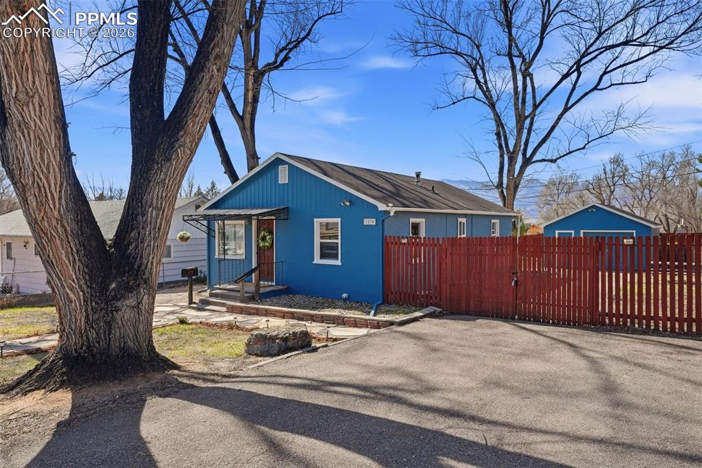 1830 McArthur Avenue