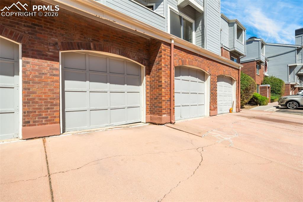3656 Iguana Drive