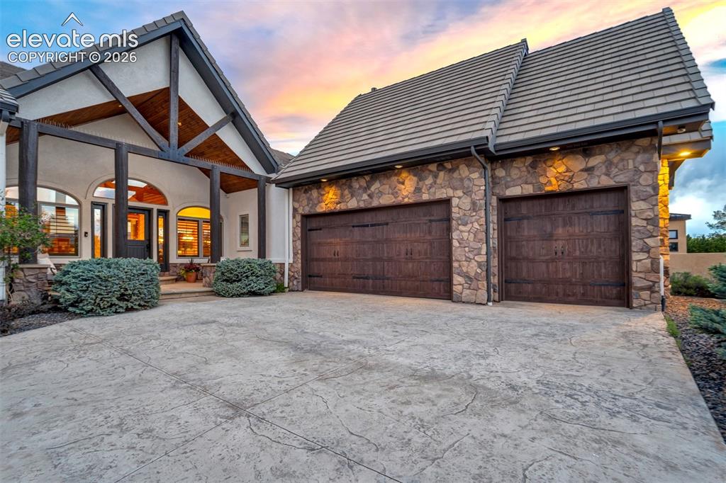 5450 Creighton Court