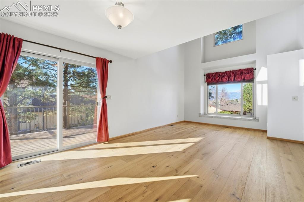 5513 Saddle Rock Trail