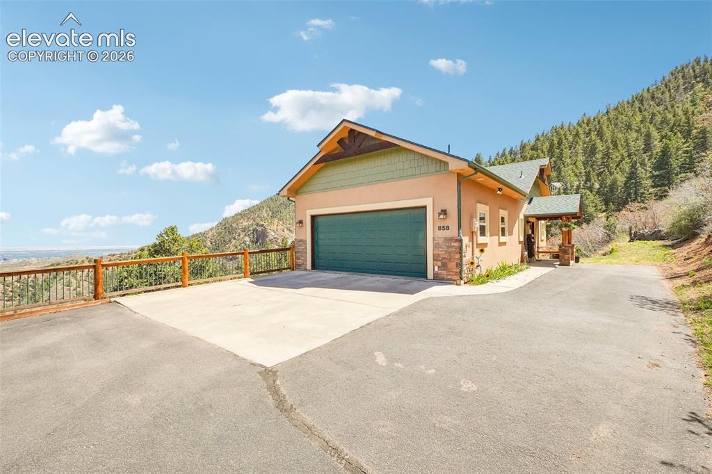 858 Oak Ridge Road