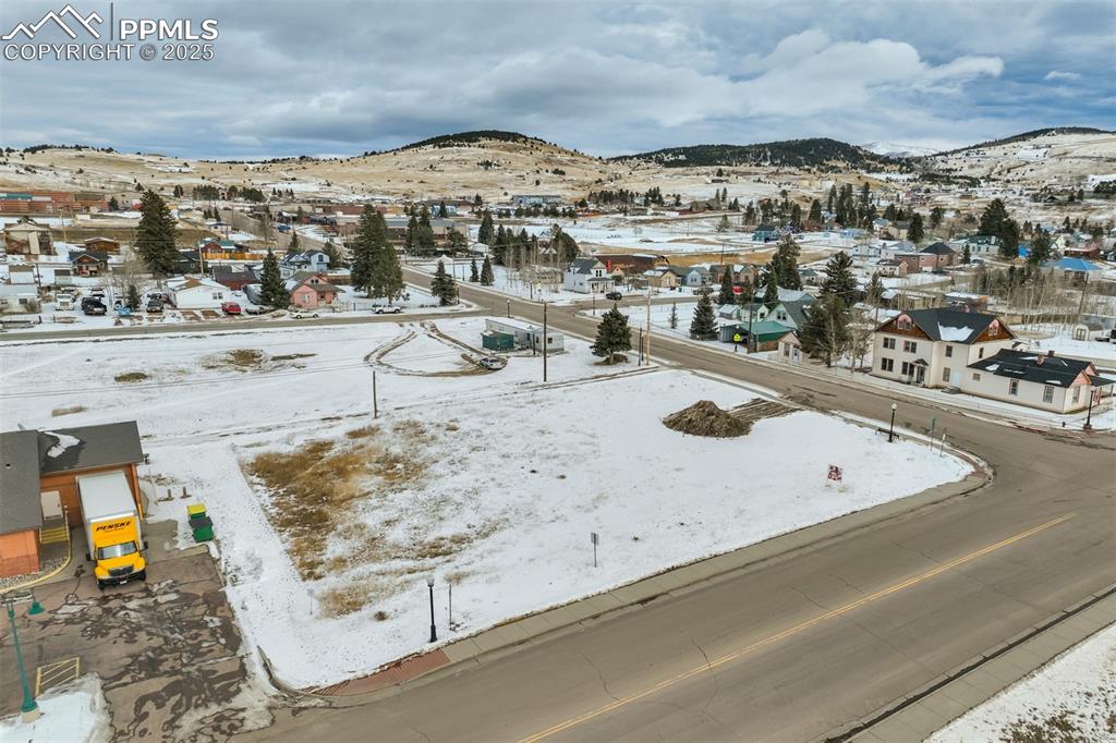 W CARR Avenue
