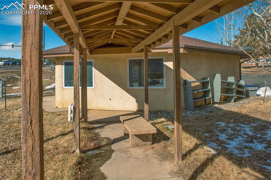 1212 1/2 E Highway 24