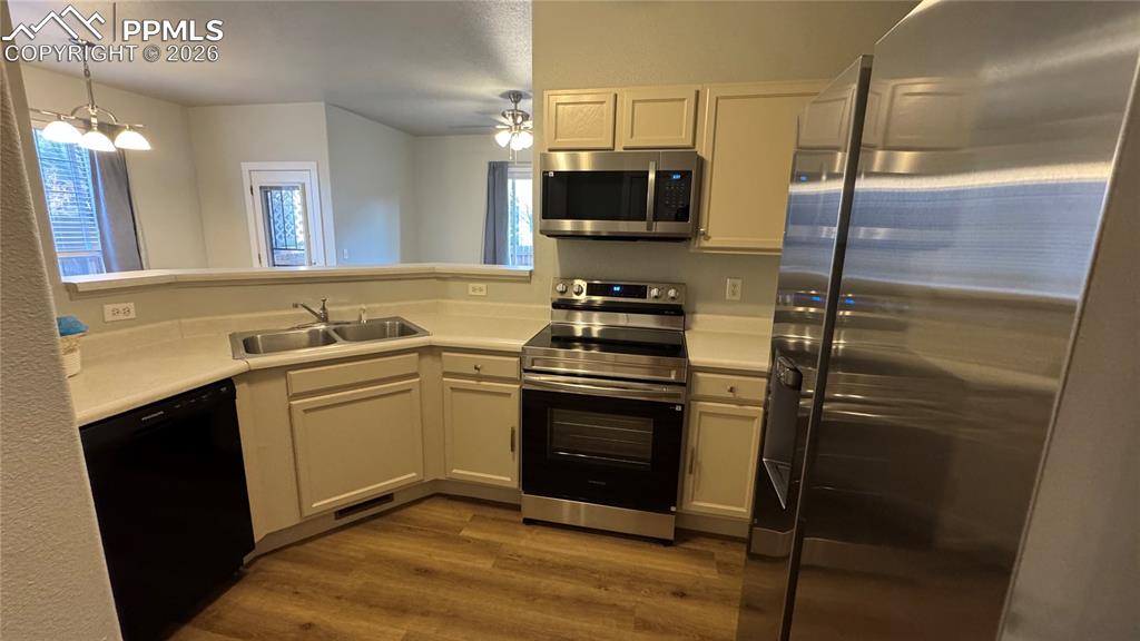 7195 Mount Higgins Heights