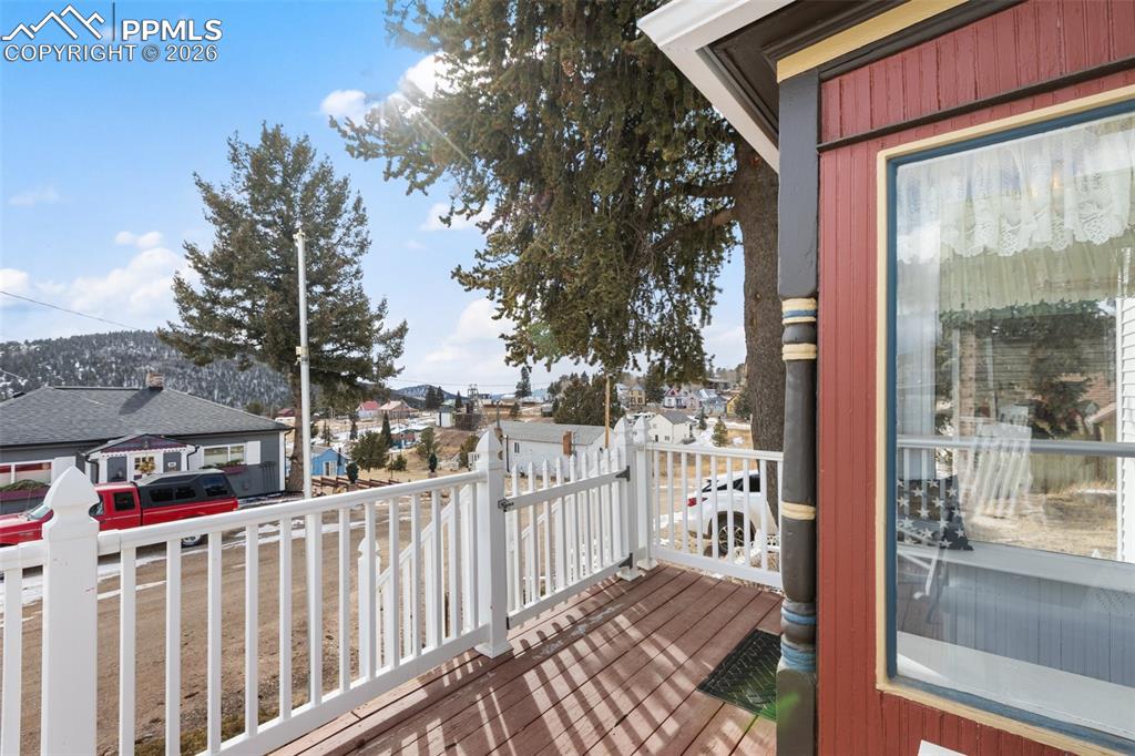 211 Spicer Avenue