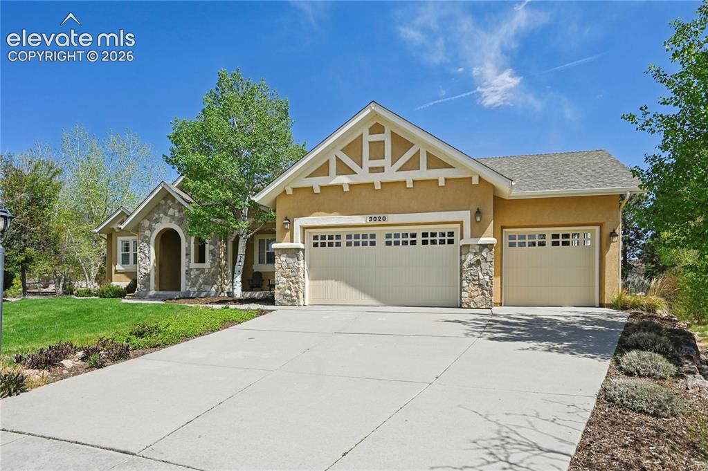 3020 Hollycrest Drive
