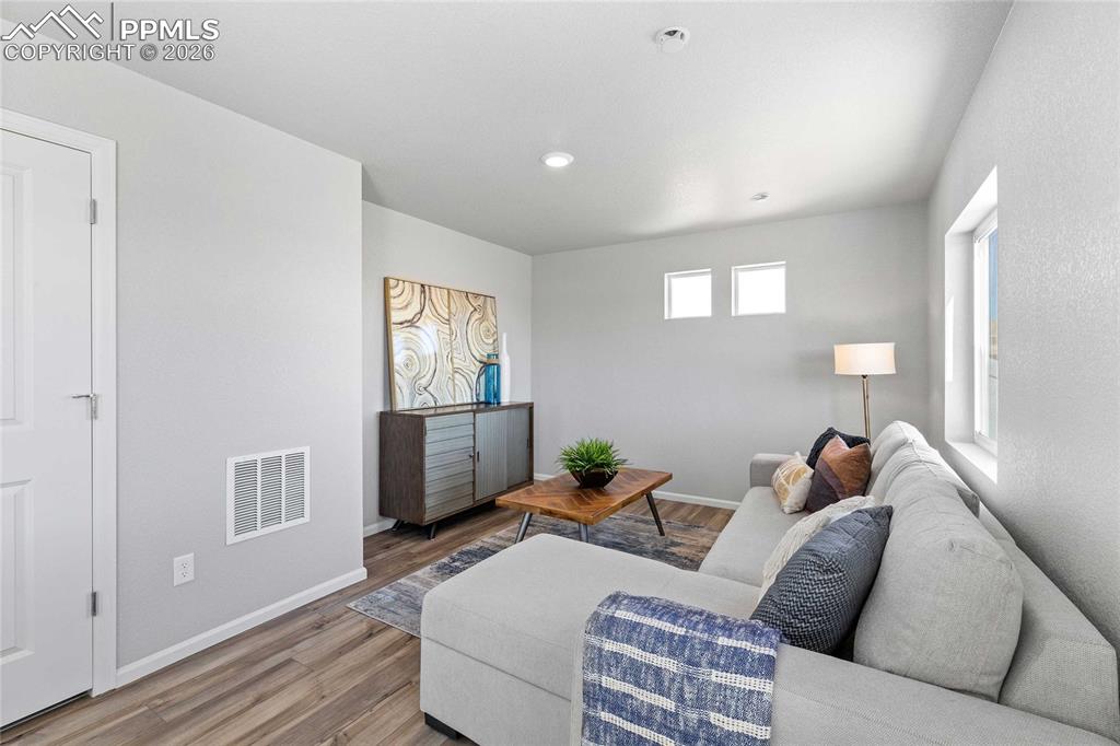 5647 Bowerman Lane