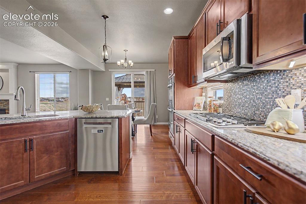 7926 Dutch Loop